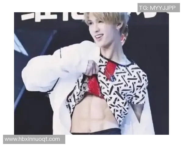 足球明星腹肌照头像展现运动魅力与健美身材的完美结合