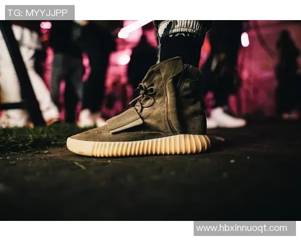 足球明星亲自赠送球鞋给观众传递热情与梦想的温暖时刻